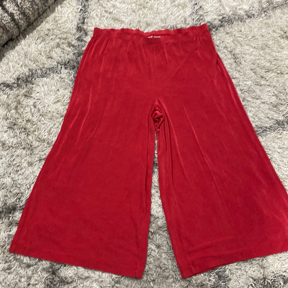 Chicos travelers wide leg crop pull on pants size 3